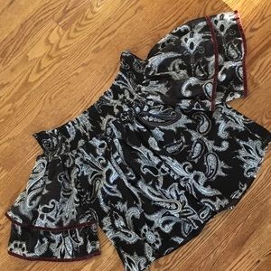 LOFT Black and White Paisley Crop Top